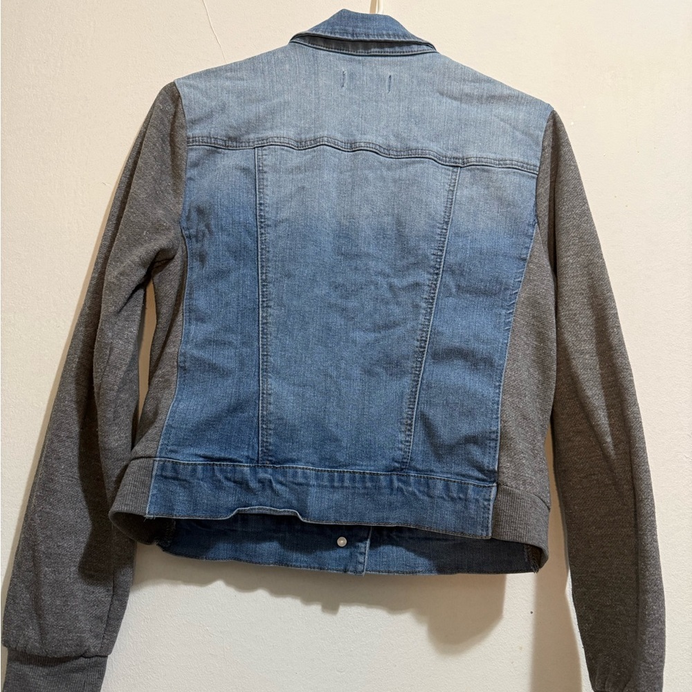 Slightly Distressed - Picture 4 of 5